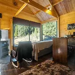 Wood By The River - For Nature Lovers 木屋 *