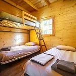 Chalet Wood By The River - For Nature Lovers Vytina