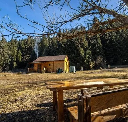 Wood By The River - For Nature Lovers فيتينا