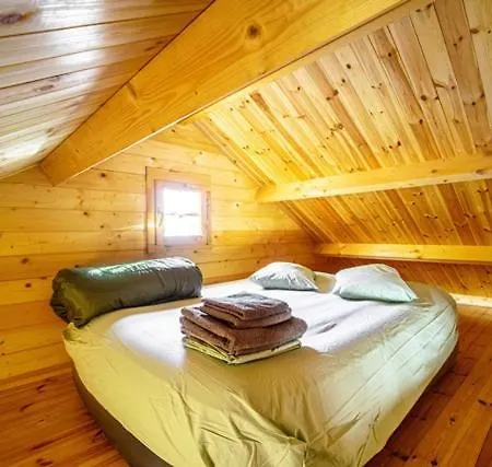 Wood By The River - For Nature Lovers فيتينا